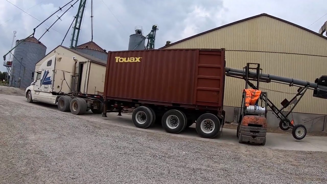 Loading Soybean Containers