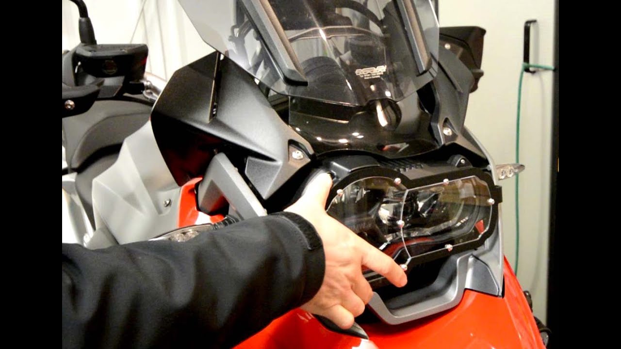 Fitting a headlight protector to the BMW R1200 GS