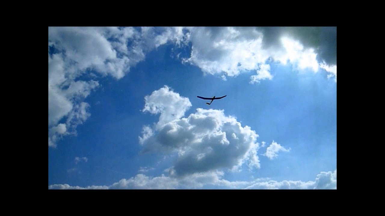 Die Libelle Competition II von Höllein. Thermiksegelflug, Hochstart und Hangflug