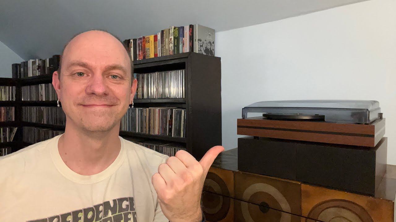 Turntable Review & Unboxing - RetroLife Record Player R612