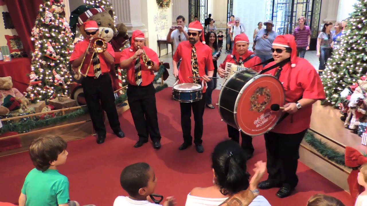 Entrada Jingle Bells - Banda Brass - Natal 2013 Santander Cultura Porto Alegre
