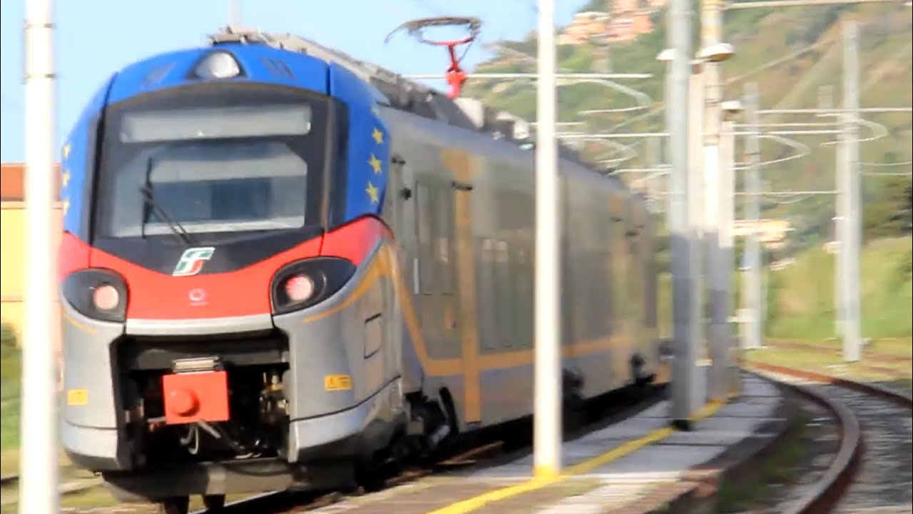 Due Etr104 Pop sul curvone di Brolo-Ficarra!