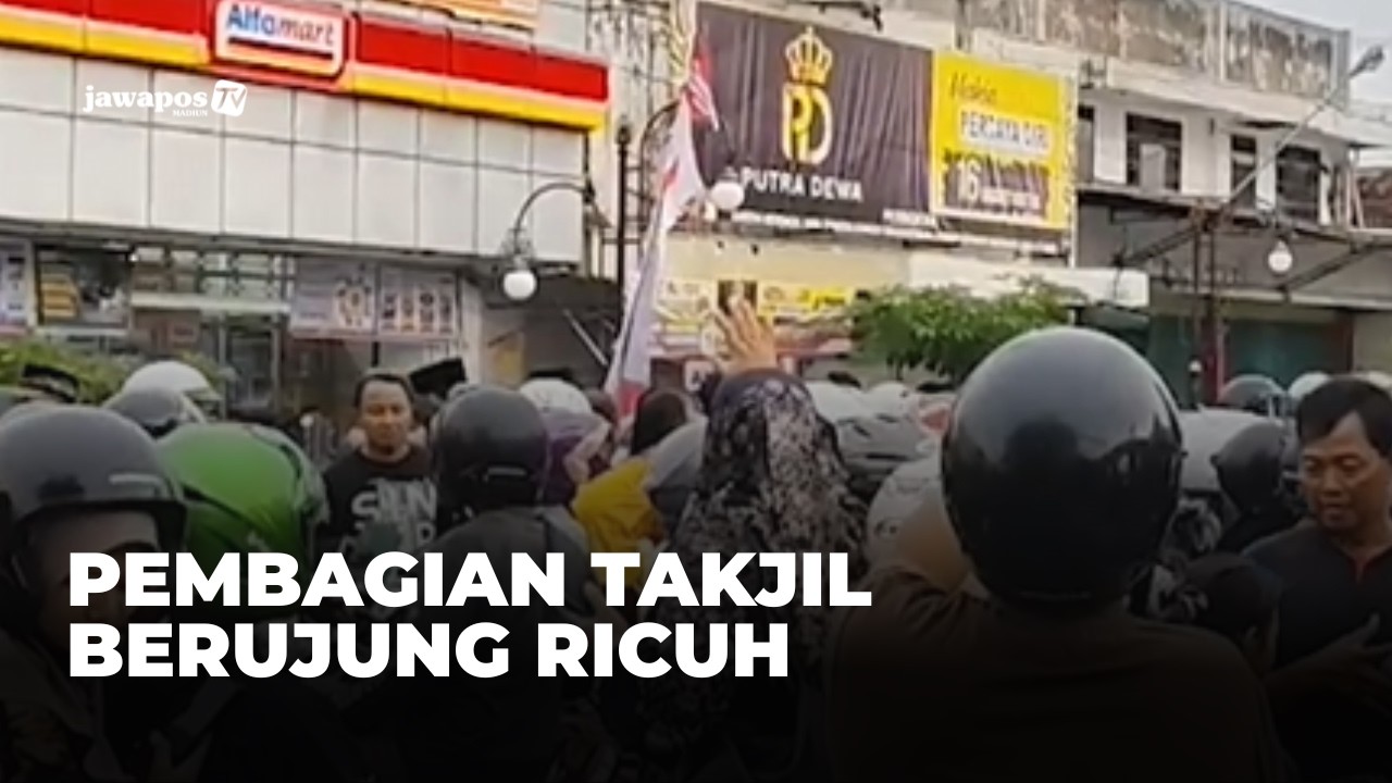 PONOROGO - Pembagian Takjil Berujung Ricuh