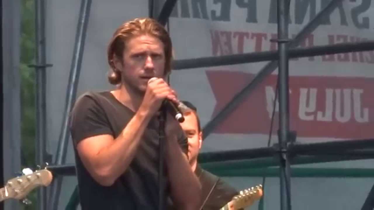 Aaron Tveit - Fix You (Coldplay) (Live @ Elsie Fest 2015)