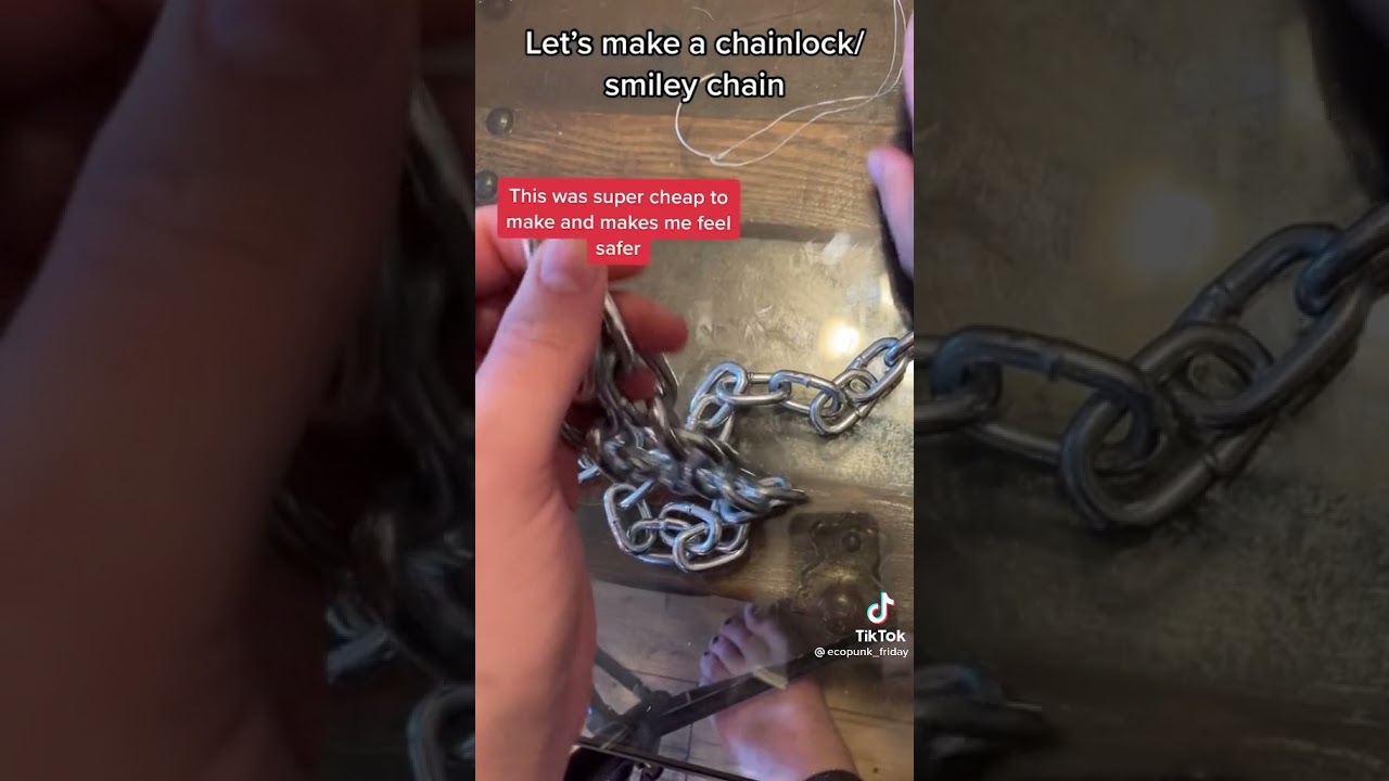 DIY Punk Smiley safety chain