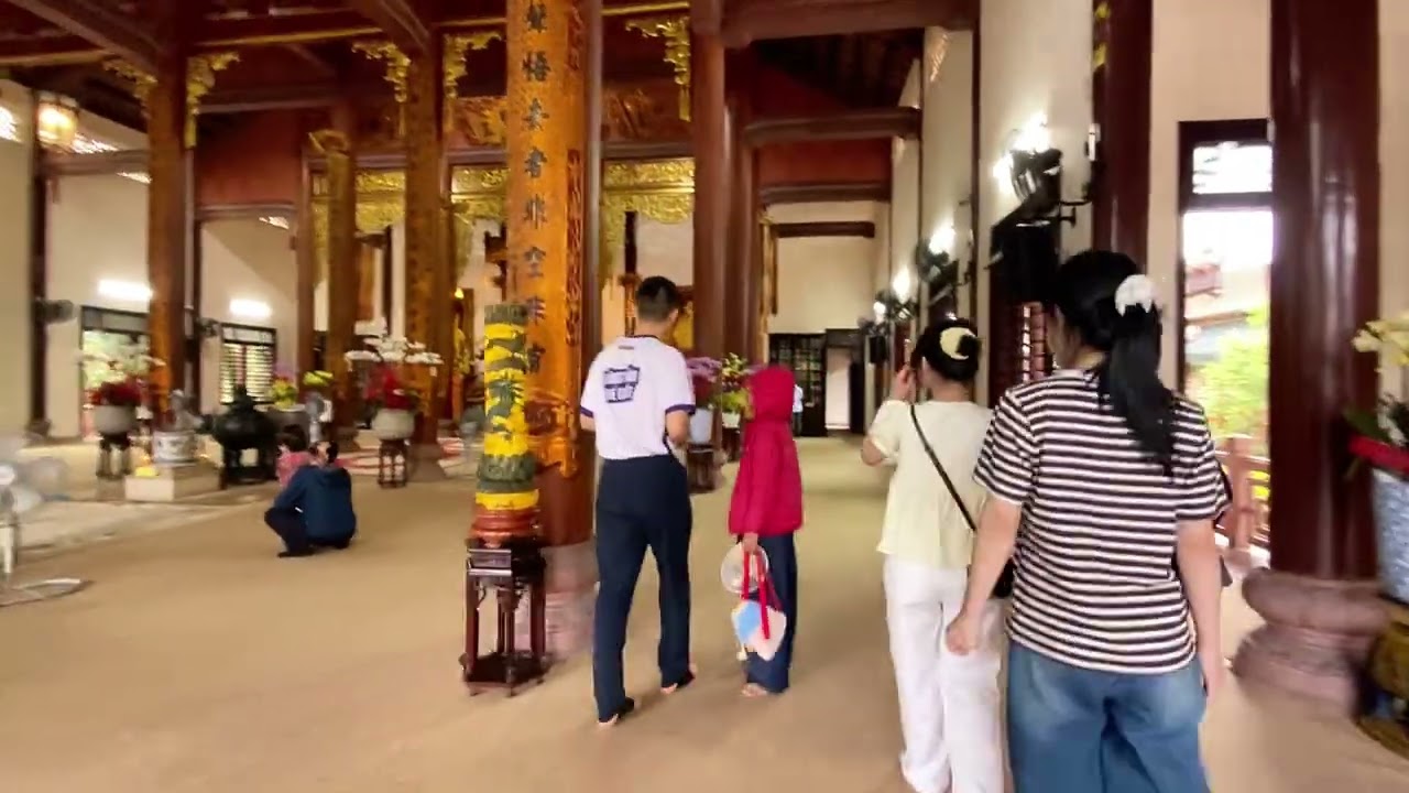 CHÙA TỪ ĐÀM NGÀY MỒNG MỘT TẾT | Yên Vui