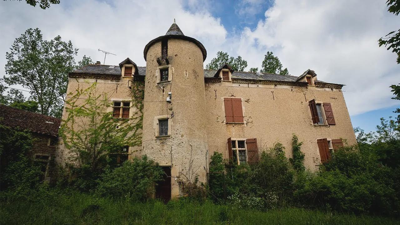 ¡Su hijo murió trágicamente! Un castillo medieval abandonado sin herederos