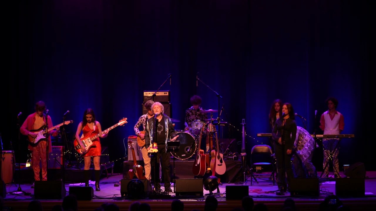 Jon Anderson & The Paul Green Rock Academy perform “Heart of the Sunrise”