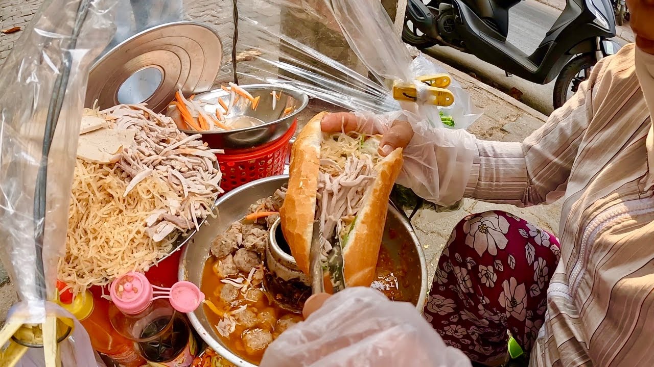 Xuất hiện g&aacute;nh b&aacute;nh m&igrave; 15k/ổ qu&aacute; rẻ đến nổi kh&aacute;ch h&agrave;ng phải 