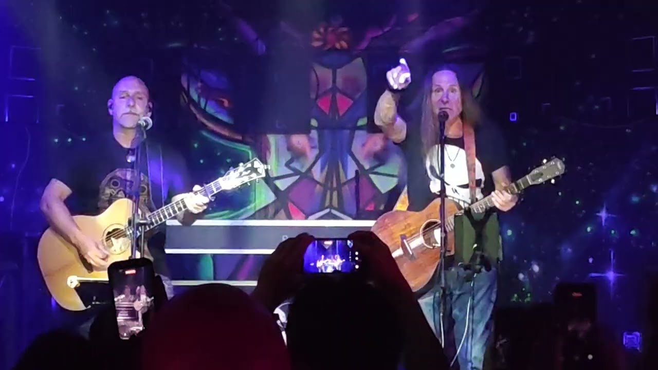 Oliver Hartmann y Chris Bay en Chile 2026 - Sign of the Cross (Avantasia cover).