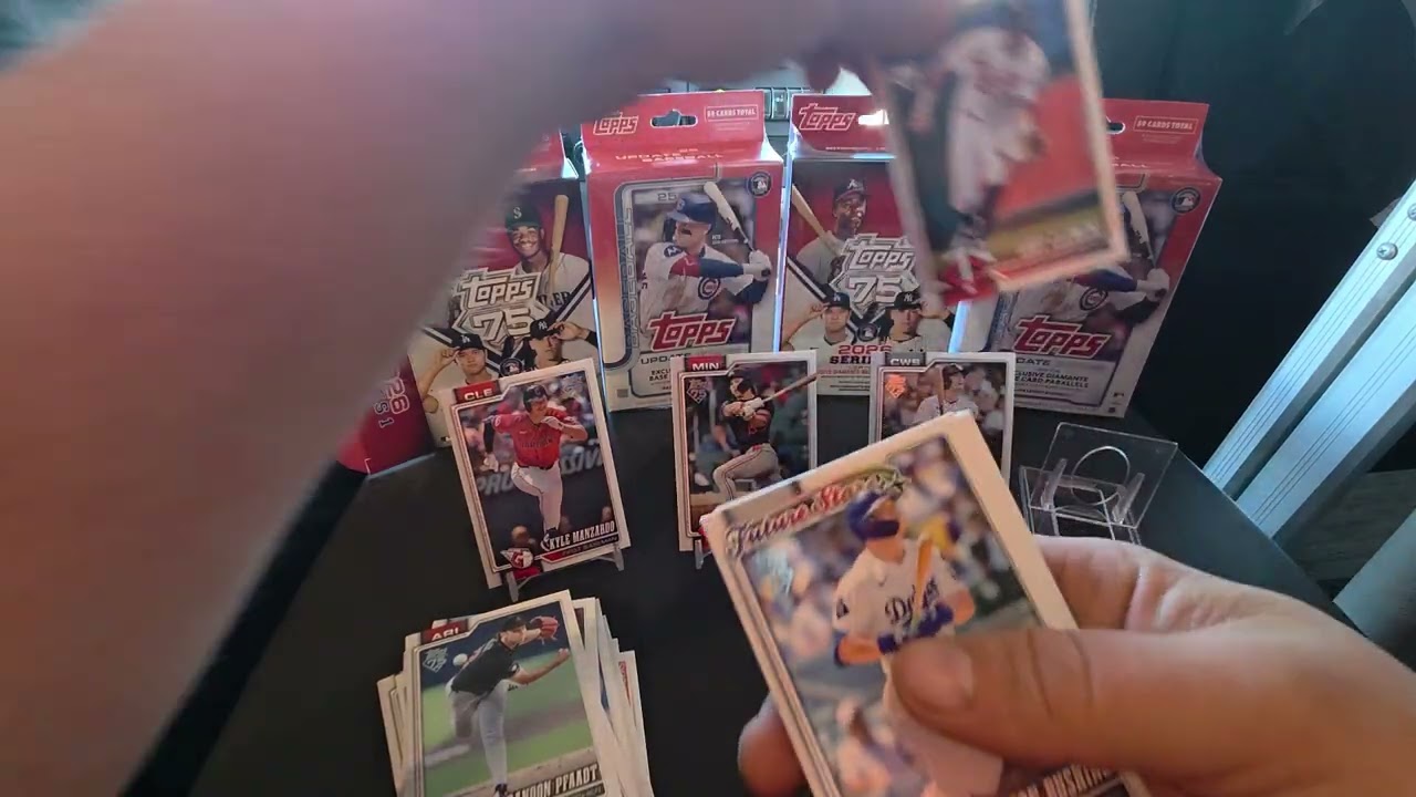 My 1st Hanger Box of '26 Series 1! Pink & a Green Diamante!