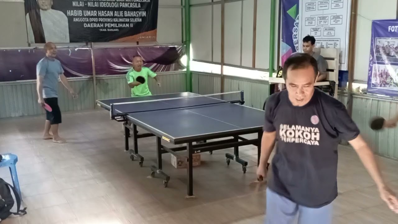 Duel ganda Tenis Meja Pak Hanafi/Gatot Vs Pak Basuki/Mahmud