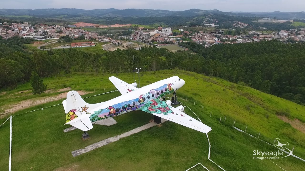 Praça Santos Dumont em Araçariguama