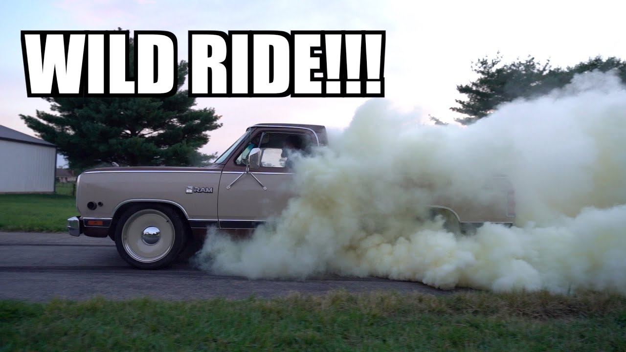 DODGE D150 с двойным турбонаддувом делает ОГРОМНЫЕ выгорания!!!