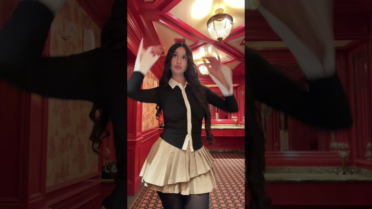 love a school girl fit #fashion #trending #pleatedskirt #foryou #fyp #trending #fashioninspo