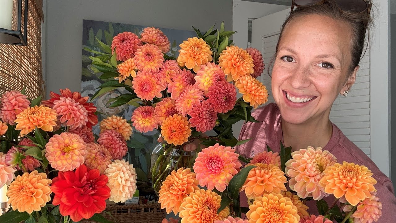 Fall Flower Stand, Planting Tulips for Cutting, Container Bulb Lasagna with Tulips and Daffodils