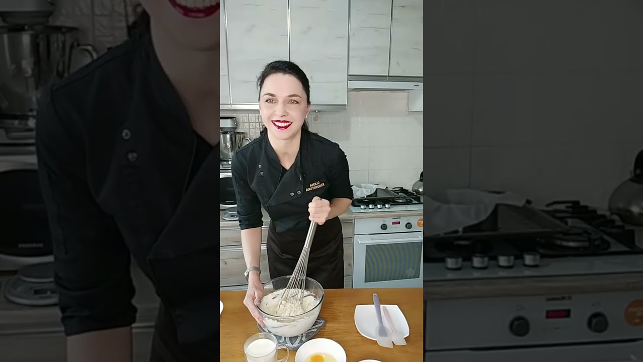 У каналі Олена відбувається прямий ефір.