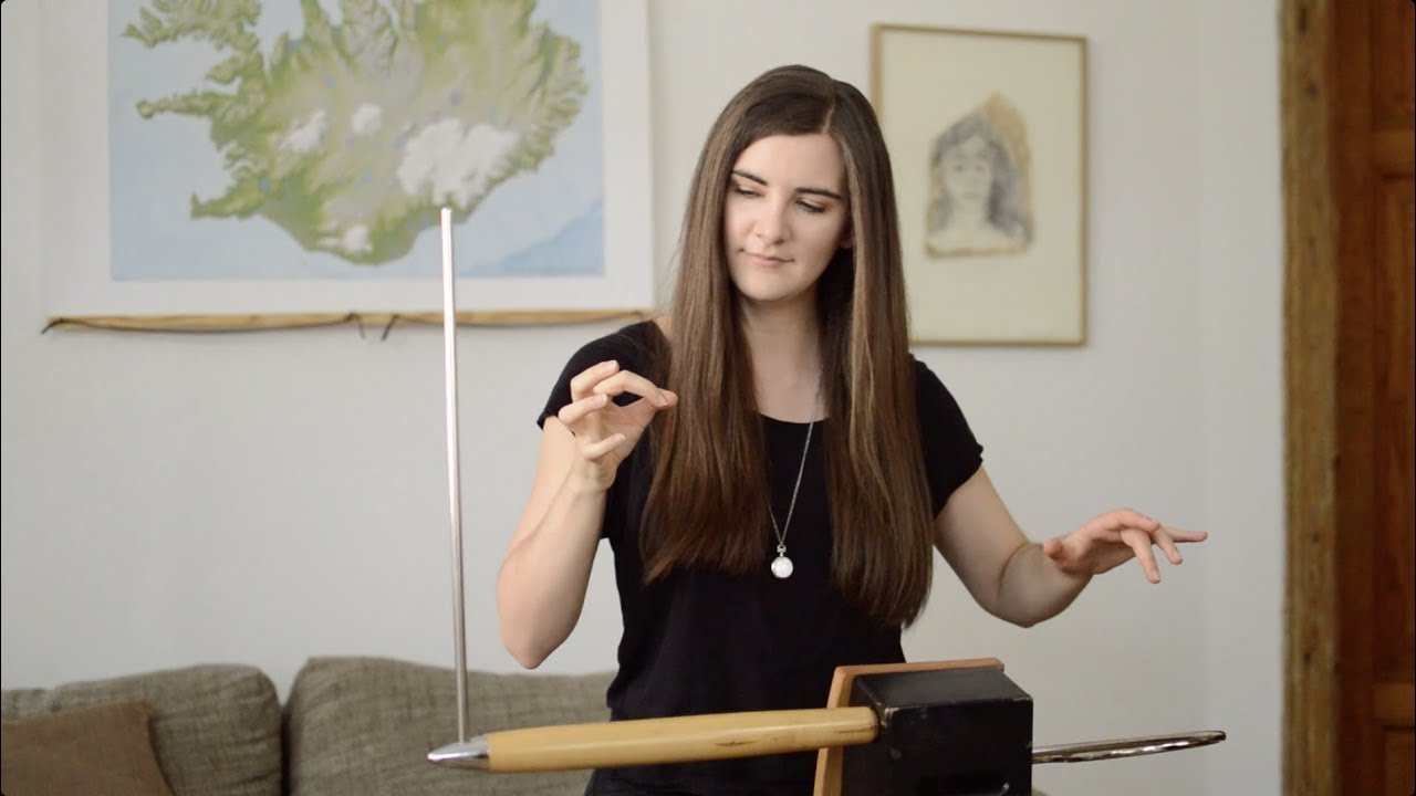How to play Somewhere over the Rainbow | Carolina talks Theremin