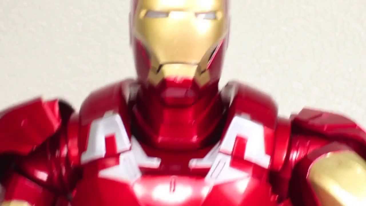 The Avengers NECA Mark VII Iron Man 1/4 Scale Collectible Figure Review