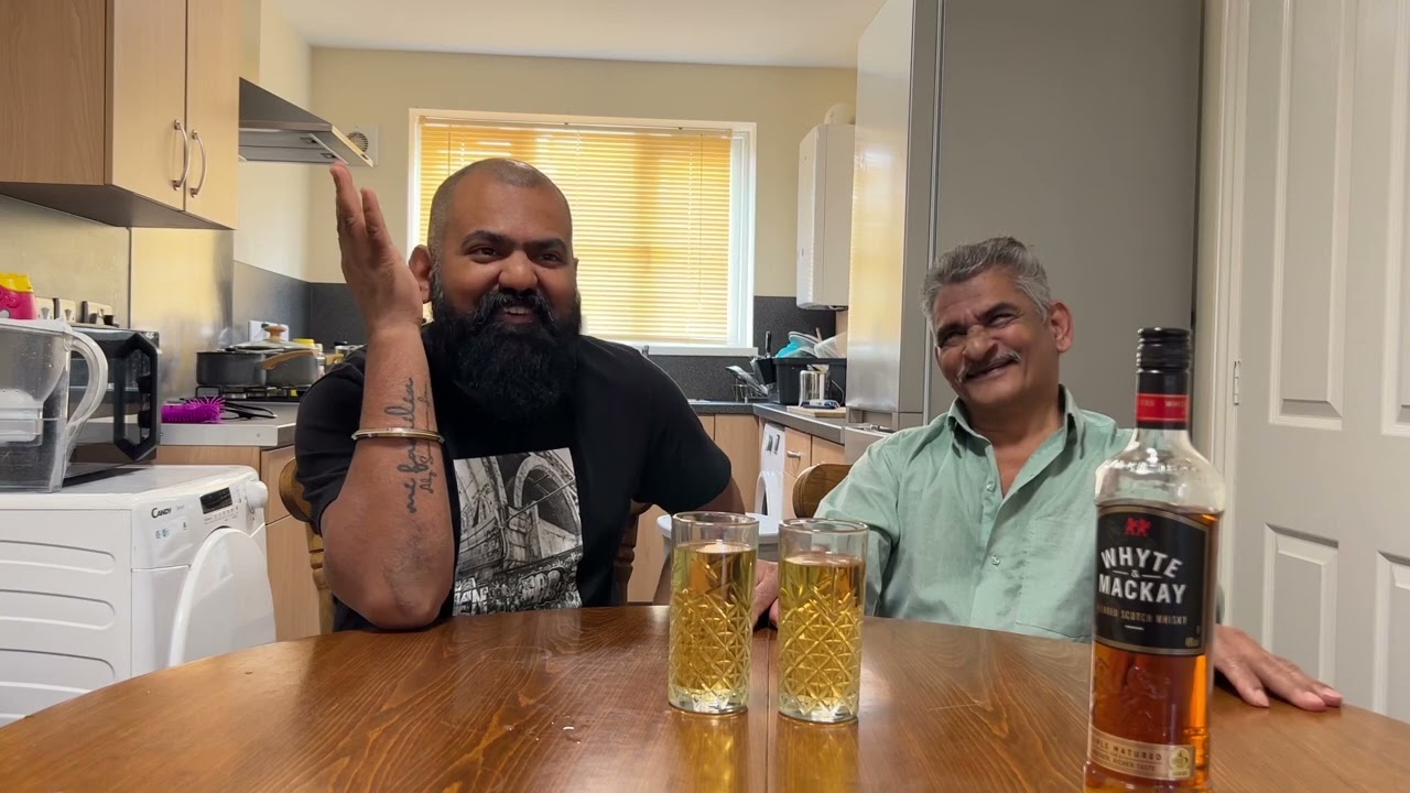 Whyte & Mackay Blended Scotch Whisky Uncaping | Vlog#28