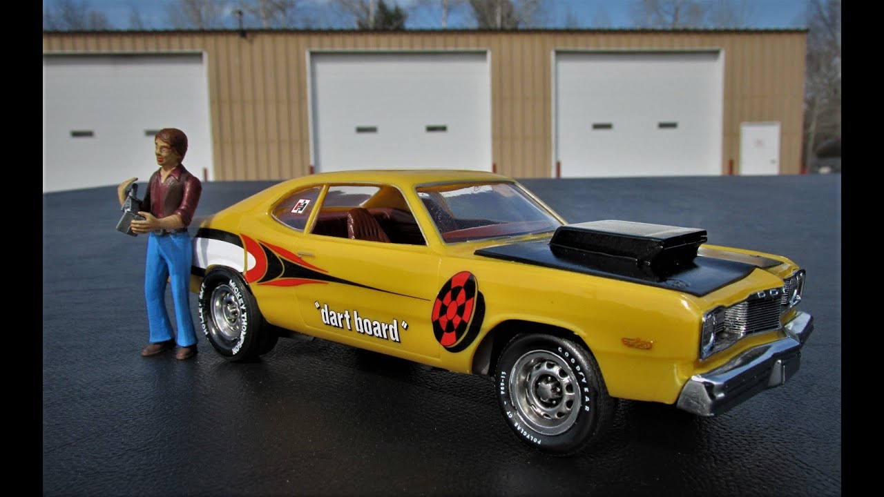 1976 Dodge Dart Sport 3n1 Hang Ten w/ Figure 1/25 Scale Model Kit Build Review MPC925