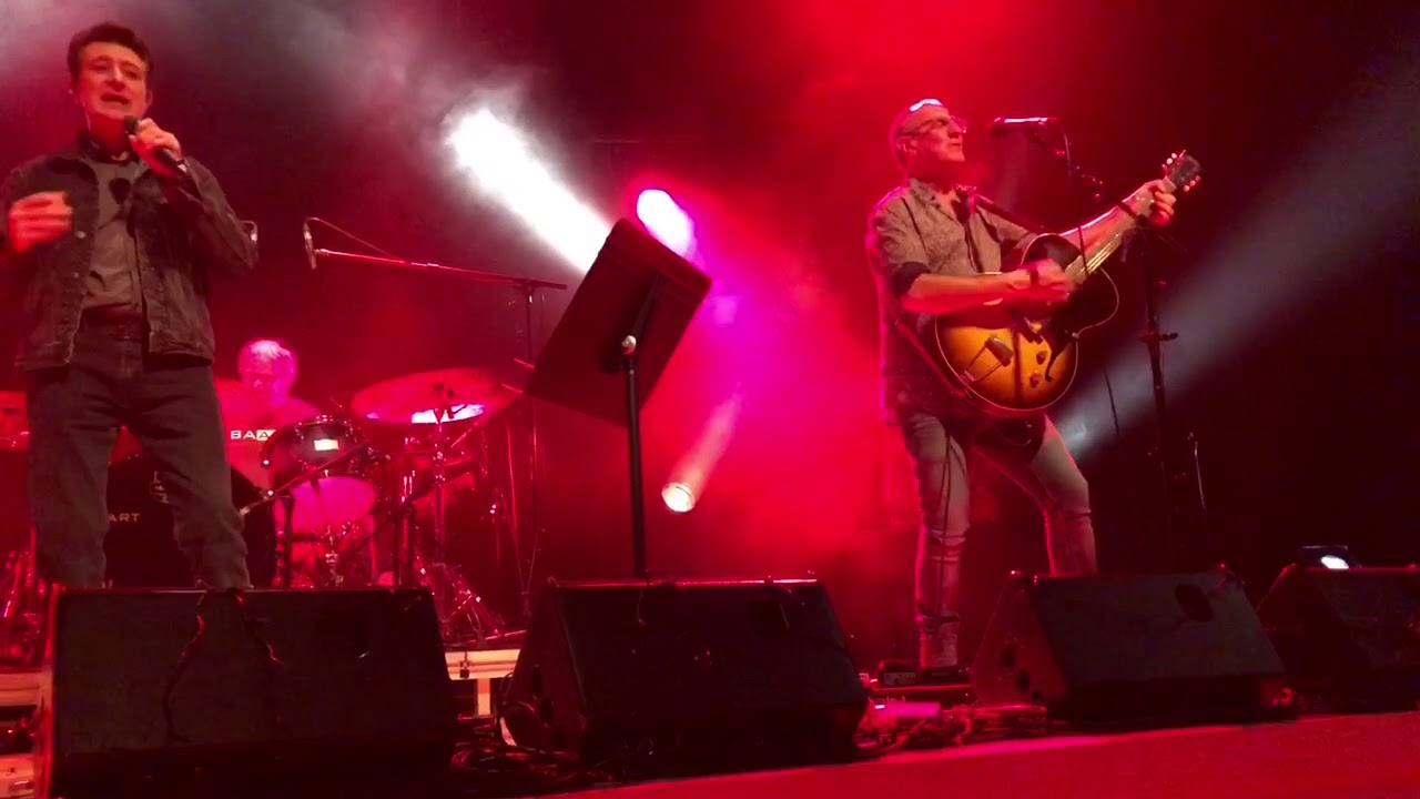 Flors i violes, Quimi Portet & Manolo García, Jordi Busquets i Ángel Celada.