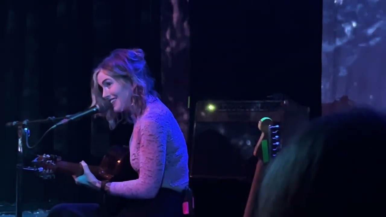 Emma Ruth Rundle live [solo] at Tractor Tavern in Seattle, WA. 11/30/24