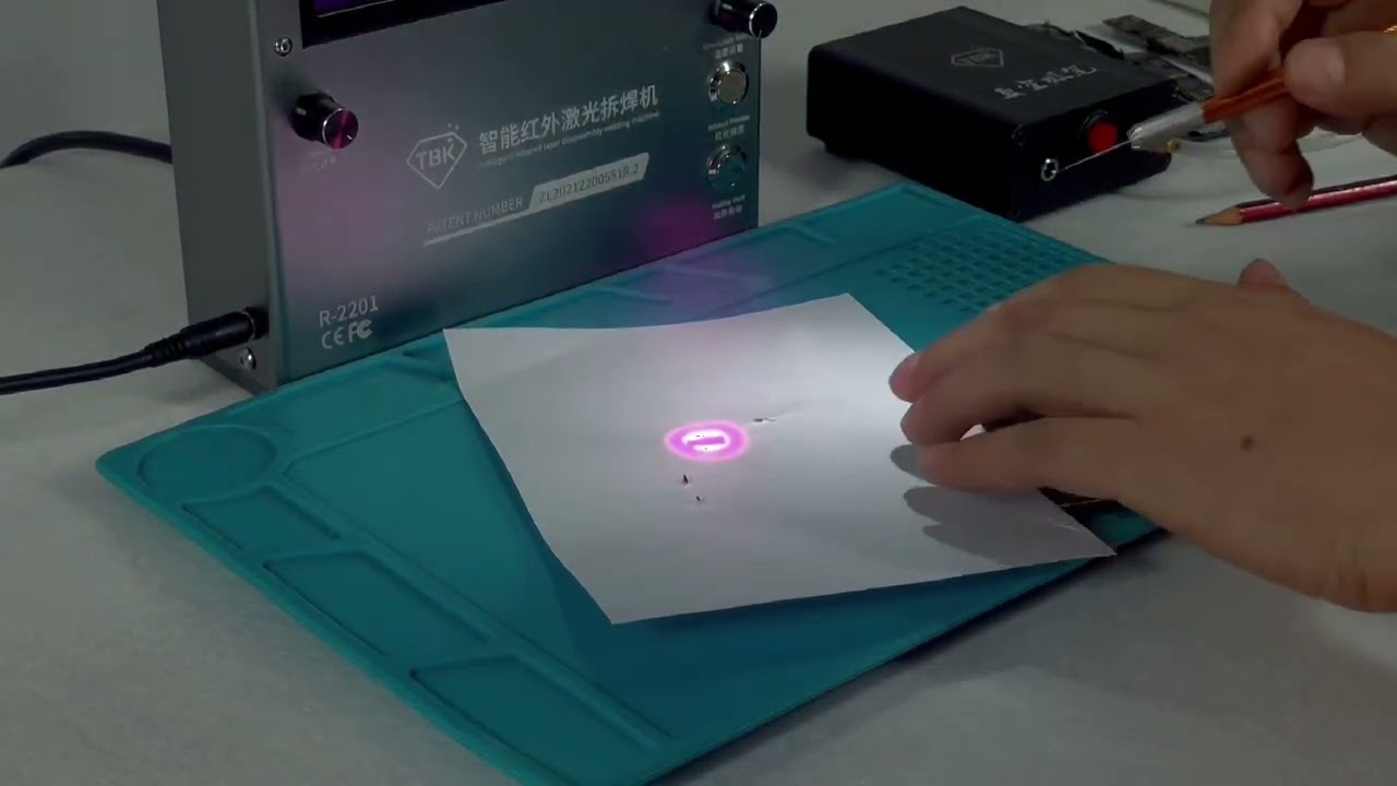 ,Easily separate chips,TBK laser desoldering machine.