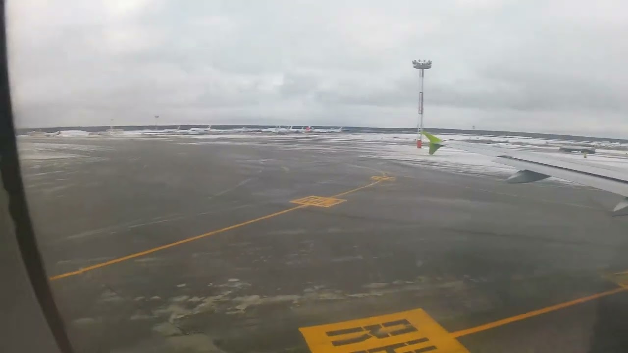 Снежный Домодедово и взлёт А320 Сибири