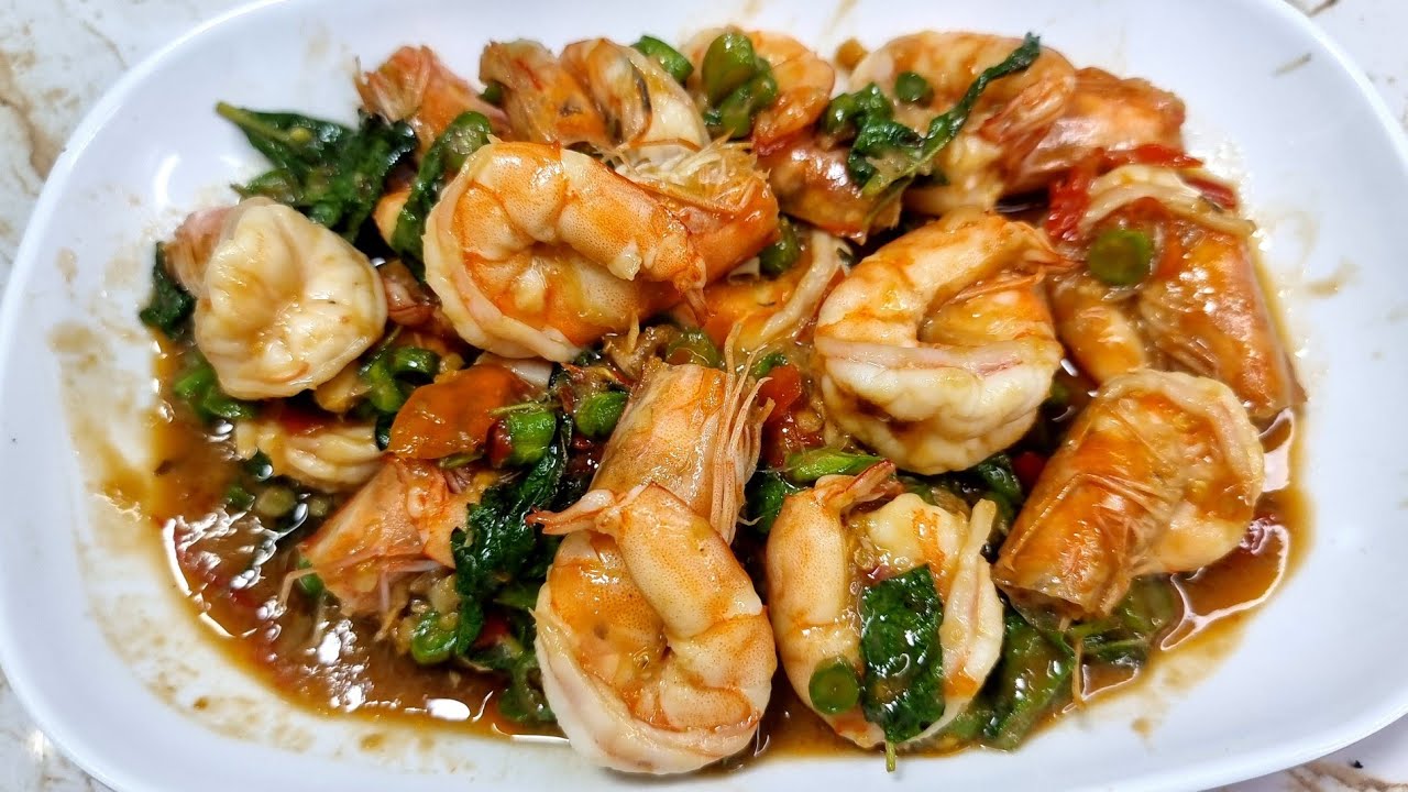 ပုစွန်​ပင်စိမ်း​ကြော်​ Stir Fried Shrimp with Basil