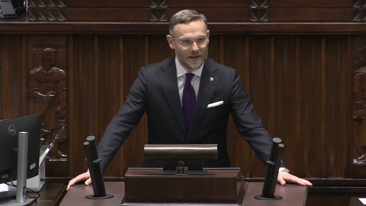 GIGANTYCZNA KOMPROMITACJA MINISTRA!  Bogucki miażdży Żurka na m&oacute;wnicy!