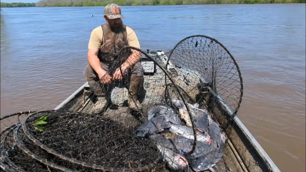 HOOP NET FISHING Louisiana - What It's Really Like!! 