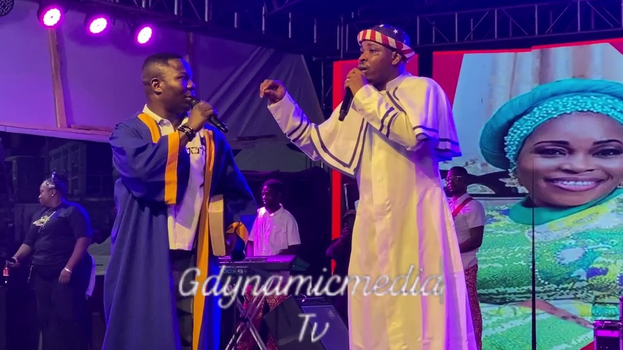 YOU CANT BELIEVES WHAT WOLI AGBA DID TO DELE ON STAGE @ JUDAH PRAISE DAT MADE CROWD TO SHOUT AT HIM