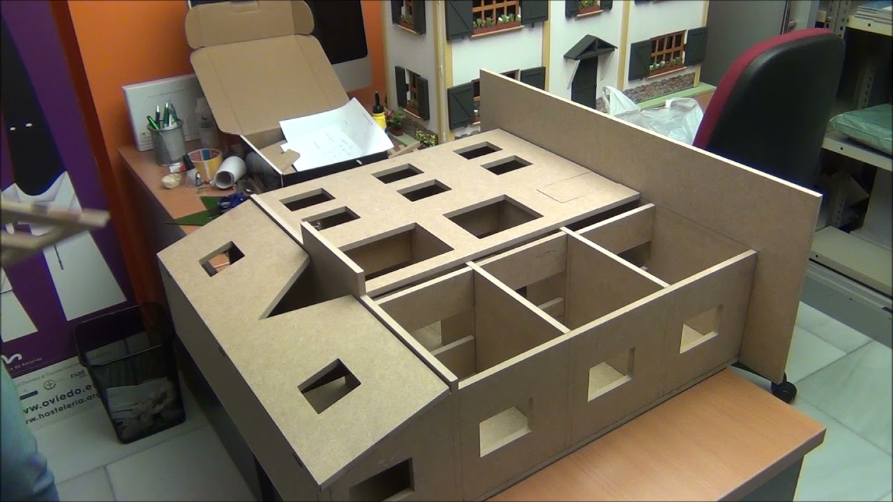 Vídeo 6 del Montaje de Casas de Muñecas modelo Victoriano AGBA, de tucasademunecas.com