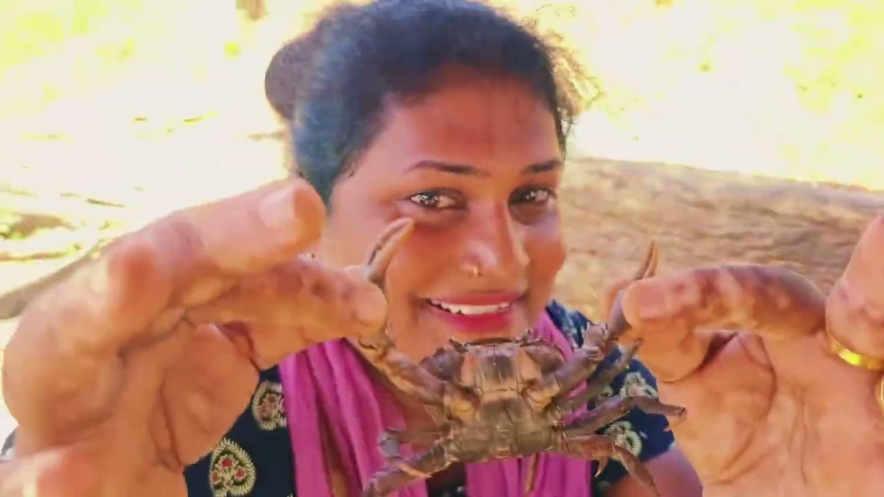 மீனு வாங்க போன இடத்துல என்ன பண்ற பாருங்க #kovaimeerafamily #comedy 