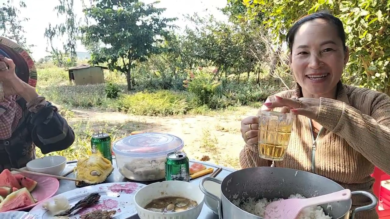làm thì làm cũng có lúc rảnh chị em sương sương 