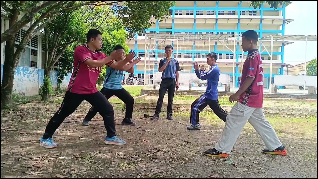 Tugas video MicroTeachingKuda-kuda dan pukulan dalam pencak silat (PJOK)