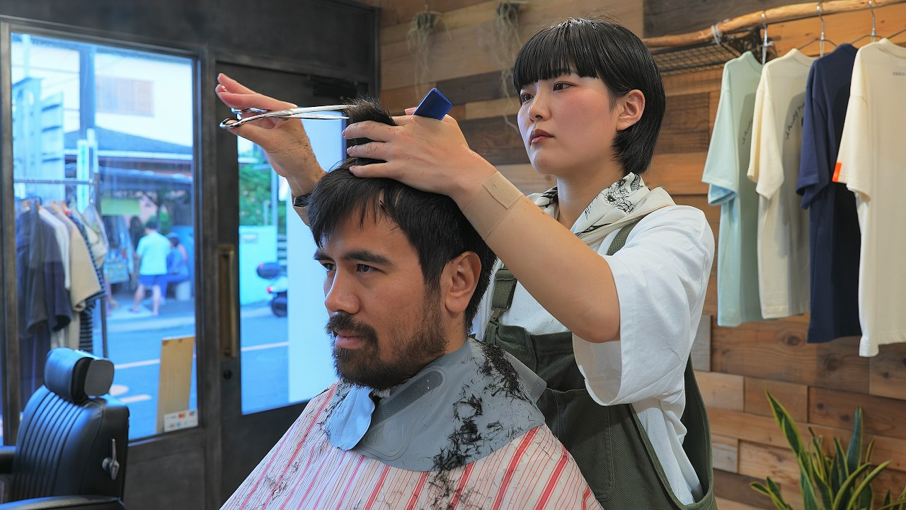 💈(ASMR) Charming Japanese Lady Barber Did Amazing on Haircut, Shave & Shampoo in Japan