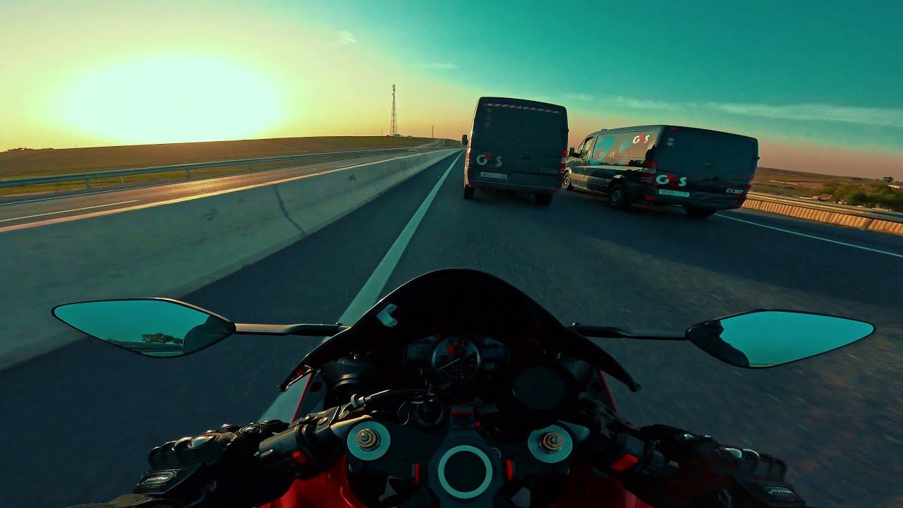 Close Call at 273 Km/h!!! Yamaha R1 Full Throttle 4K