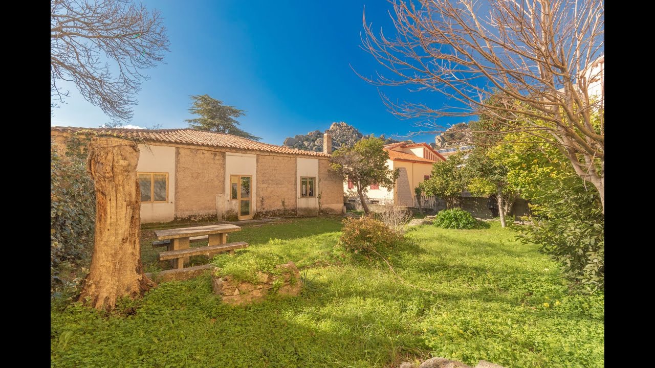 Sardinia, Aggius - huge house with private garden for sale at 100k €