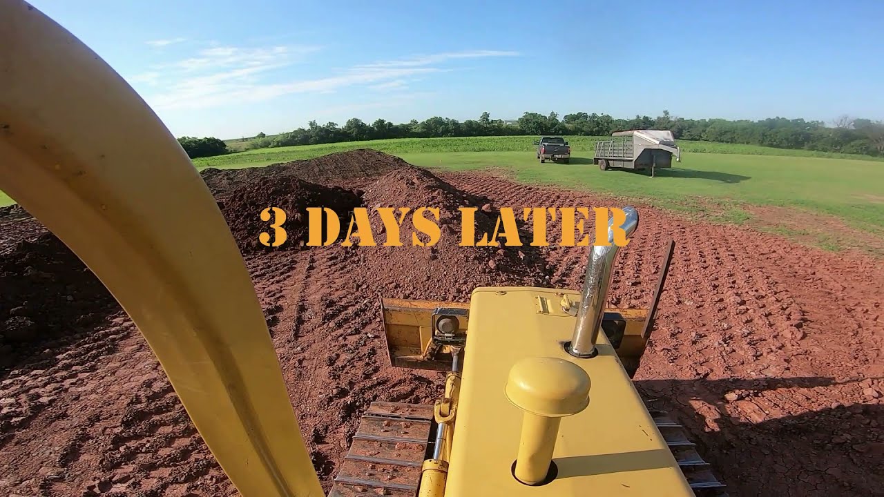 Building a pad with the Td8 Dozer. #digginok #dozinalright #Internationaltd8e