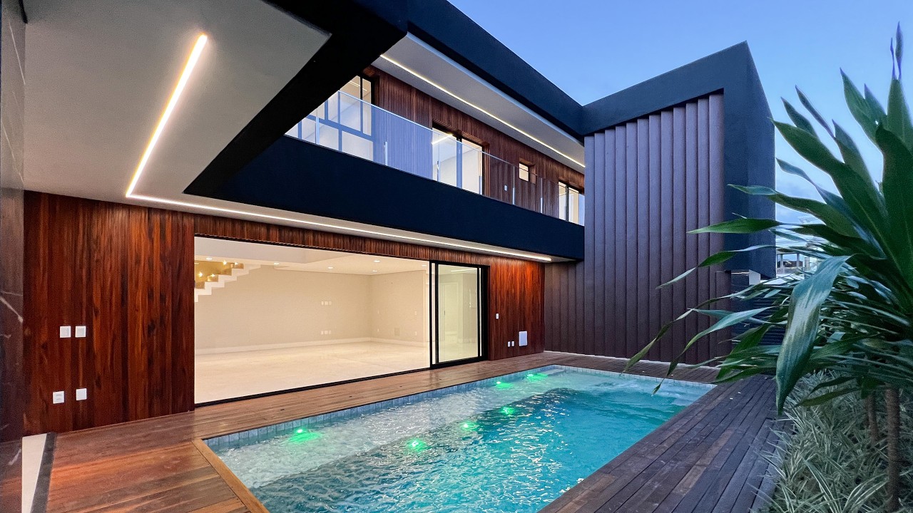 ЭТОТ ФАСАД ВПЕЧАТЛЯЕТ! СОВРЕМЕННЫЙ ДОМ, КОТОРЫЙ УДИВИТ ВАС И ВНУТРИ, И СНАРУЖИ!