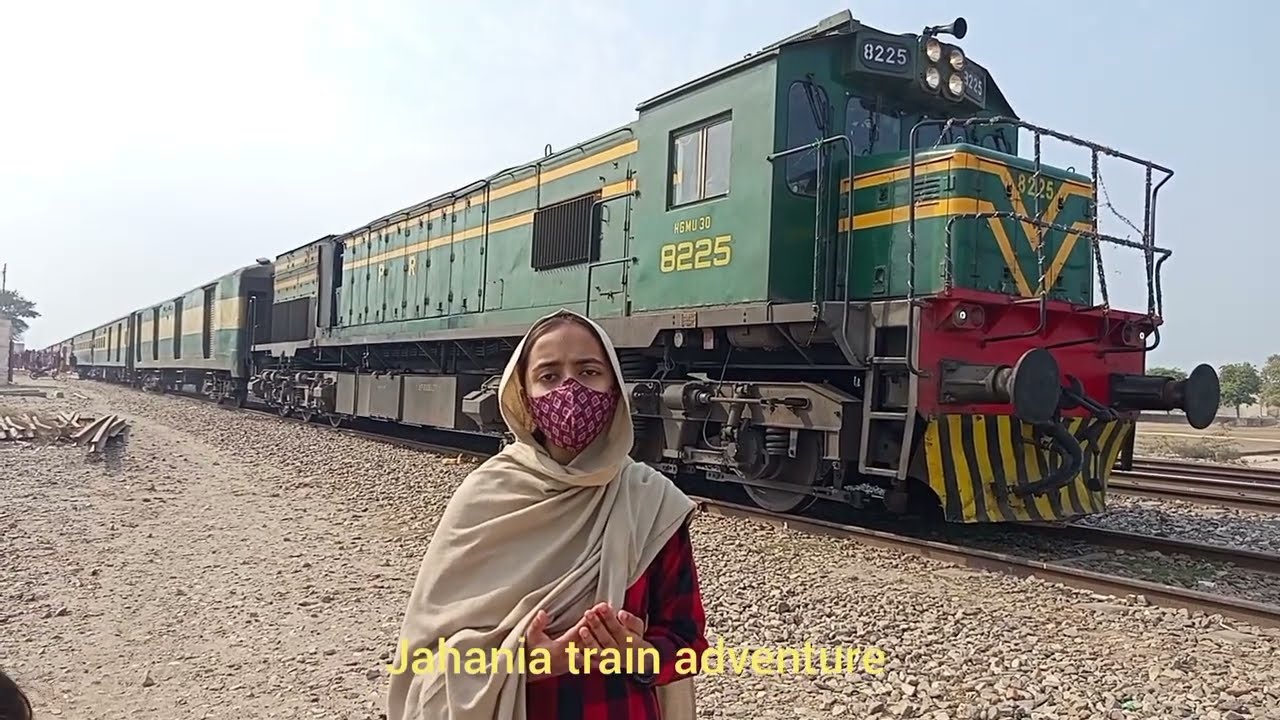 17 Up Millat Express incoming & outgoing action from Jahanian with Khadija Arifi 