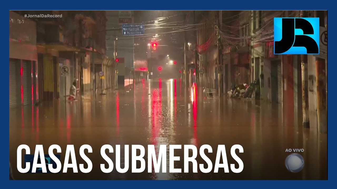 Nível dos rios sobe e deixa casas submersas em Canoas e São Sebastião do Caí, no RS