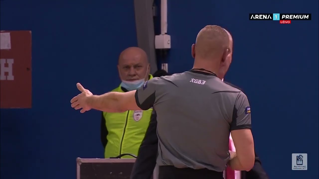 TRENER ZVEZDE NEZADOVOLJAN: Radonjić pola tajm-auta raspravljao sa sudijama / 07.02.2022.