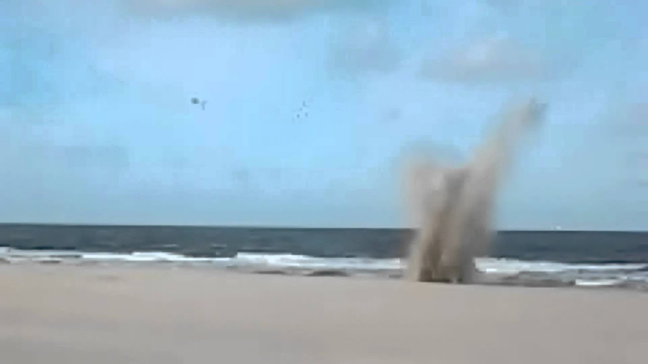 EOD brengt granaat tot ontploffing op strand Callantsoog - Reddingsbrigade Paal 13