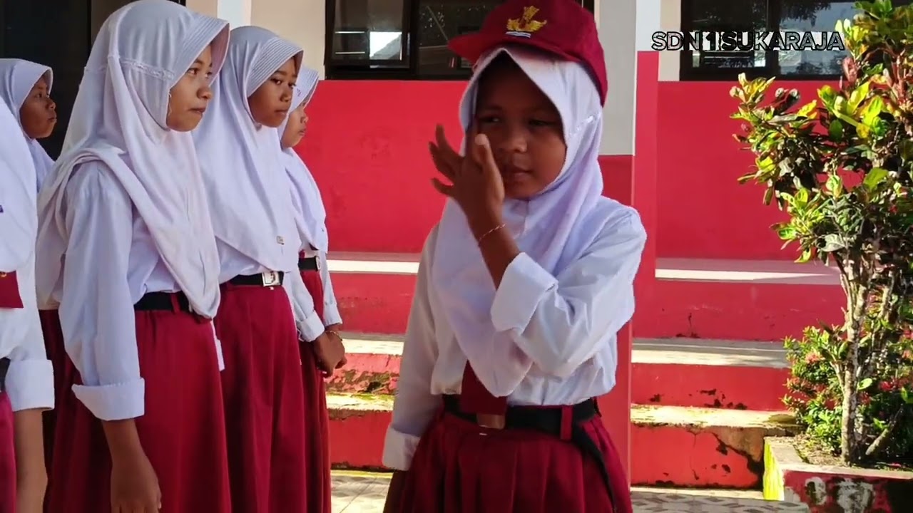 UPACARA BENDERA HARI BARU