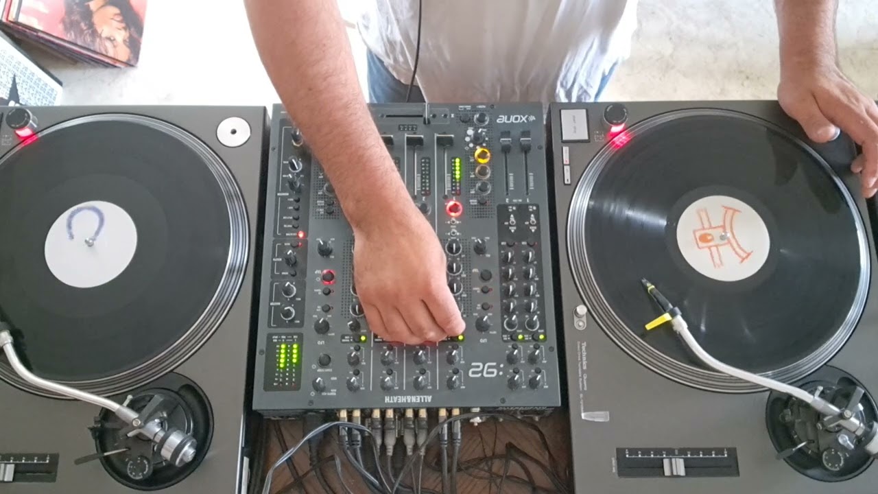 HOUSE MUSIC.... VINYL DJ SET