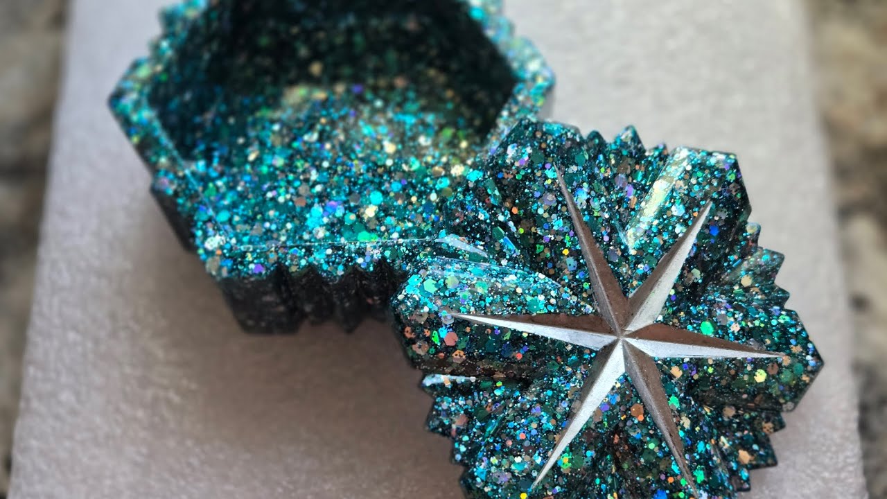 #32 Silver and Blue Snowflake Trinket Jewelry Box