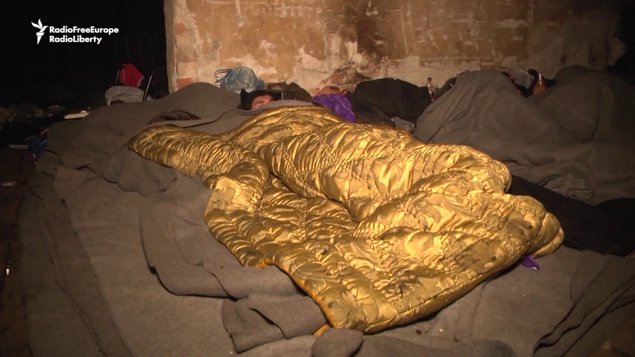 Migrants Struggle Through The Night In Frozen Belgrade